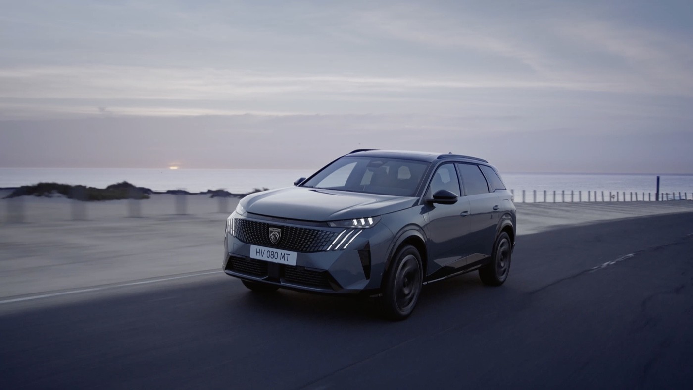 Peugeot E-5008